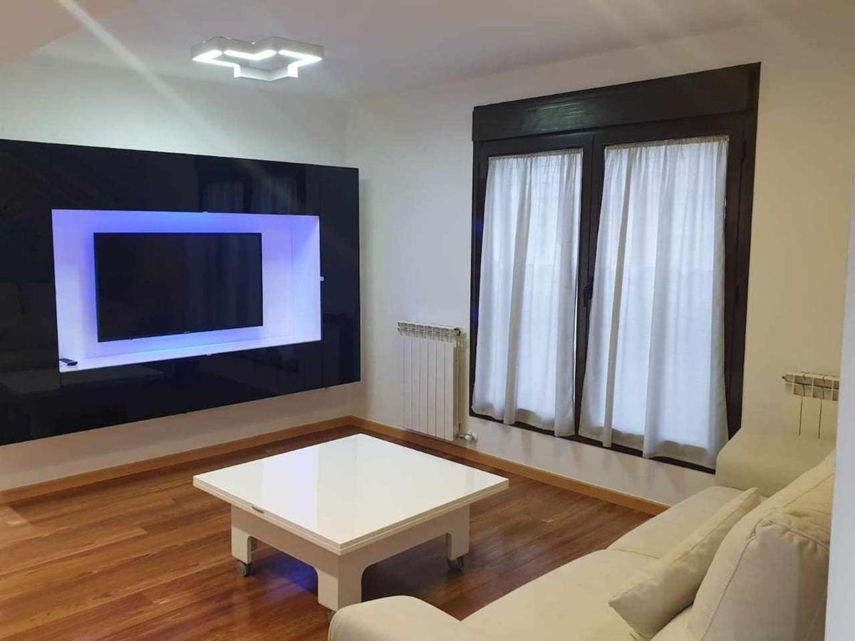 Centro Aparcamiento Gratuito Al Lado Del Pilar Daire Zaragoza Dış mekan fotoğraf